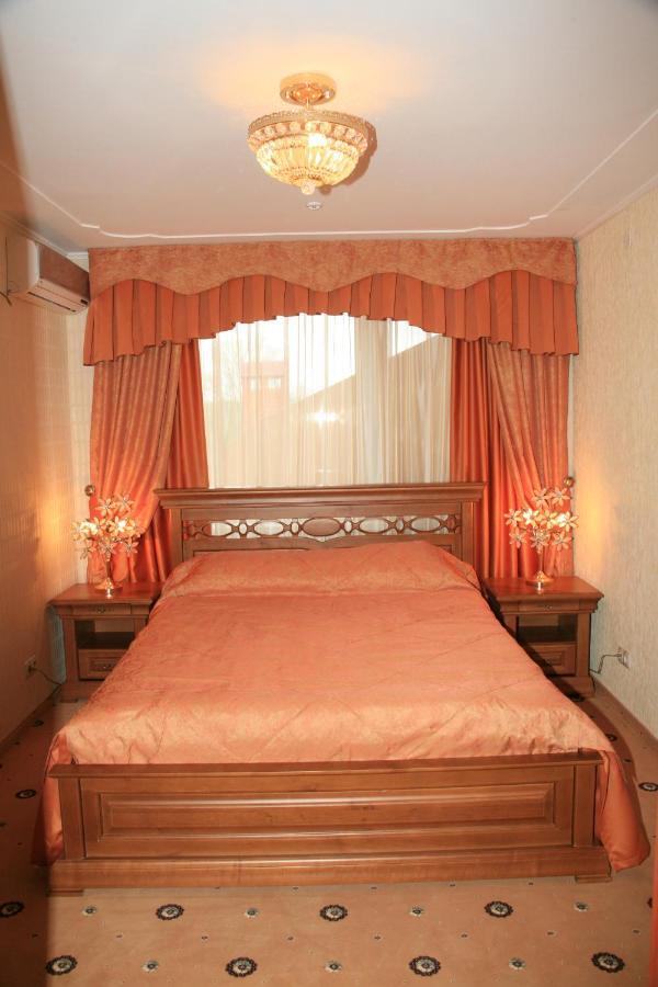 Olymp Hotel Ujgorod Oda fotoğraf