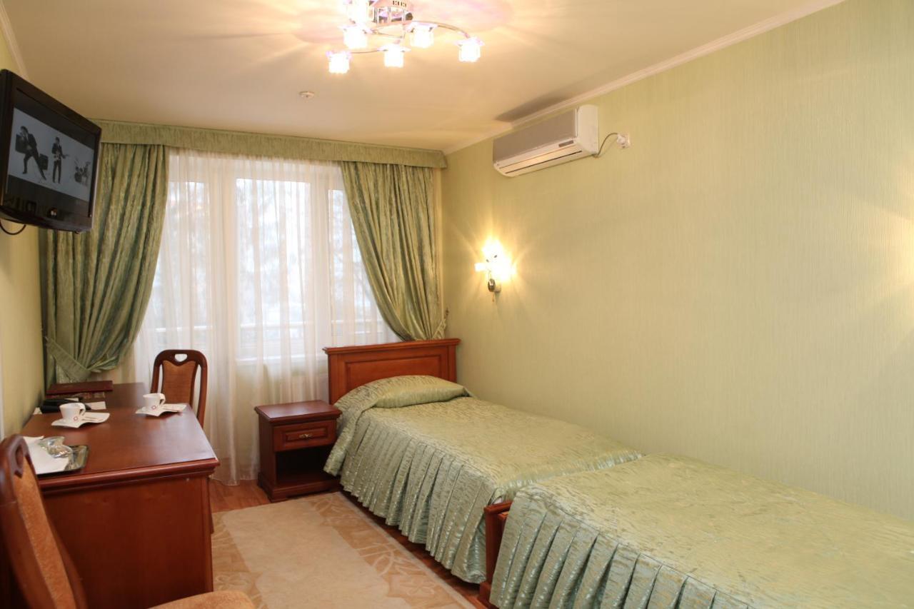 Olymp Hotel Ujgorod Oda fotoğraf